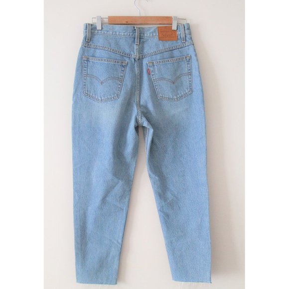 Levi's Mom Jean 27" / Size 29 / Sneak Peek Light Blue High Rise Relaxed Leg - Picture 6 of 12